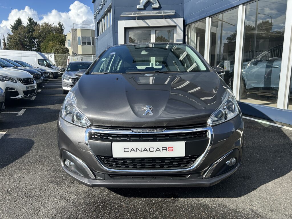 Peugeot 208 Signature