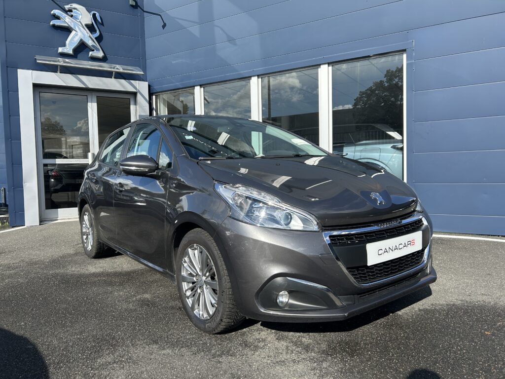 Peugeot 208 Signature