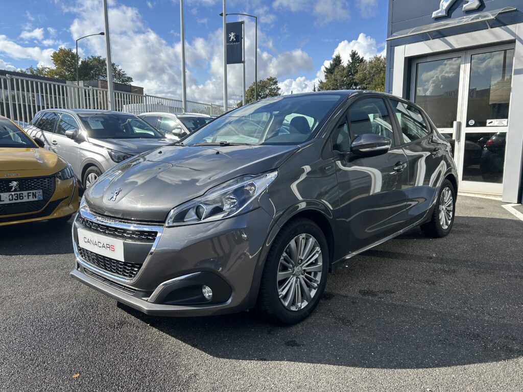 Peugeot 208 Signature